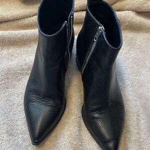 Everlane Made in Italy Black Leather Ankle Booties - 7.5